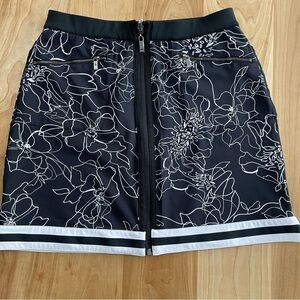 EUC Tail Arielle Golf SmallFull Zip Reversible Skirt Flowers And Black Pockets